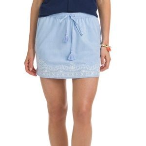 Blue embroidered Vineyard vines skirt. Size xxs.